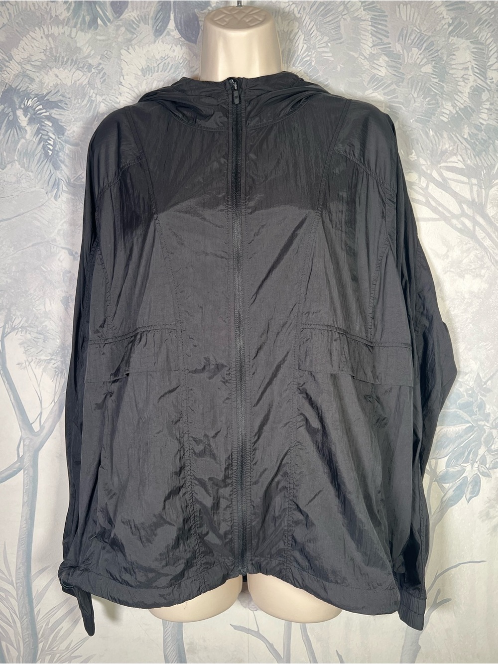 Lululemon Black Windbreaker Raincoat 12